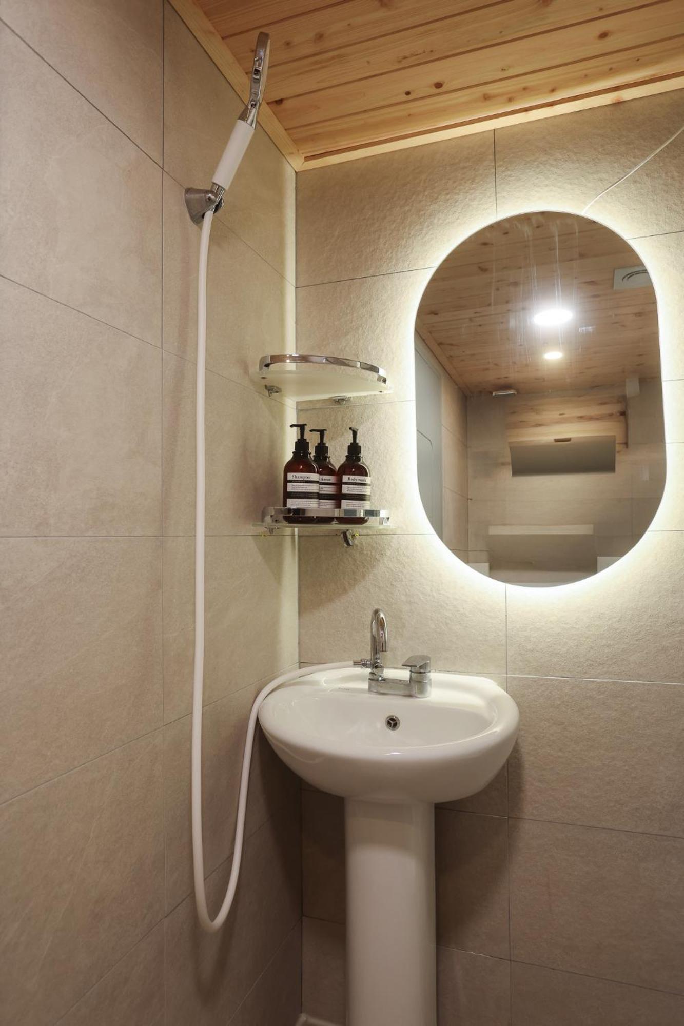 H Hongdae Apartemen